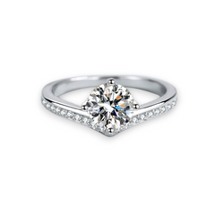 Round V-Shape Design Engagement Ring