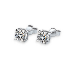 4-Prong Round Stud Earrings