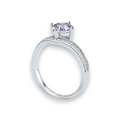 Round V-Shape Design Engagement Ring