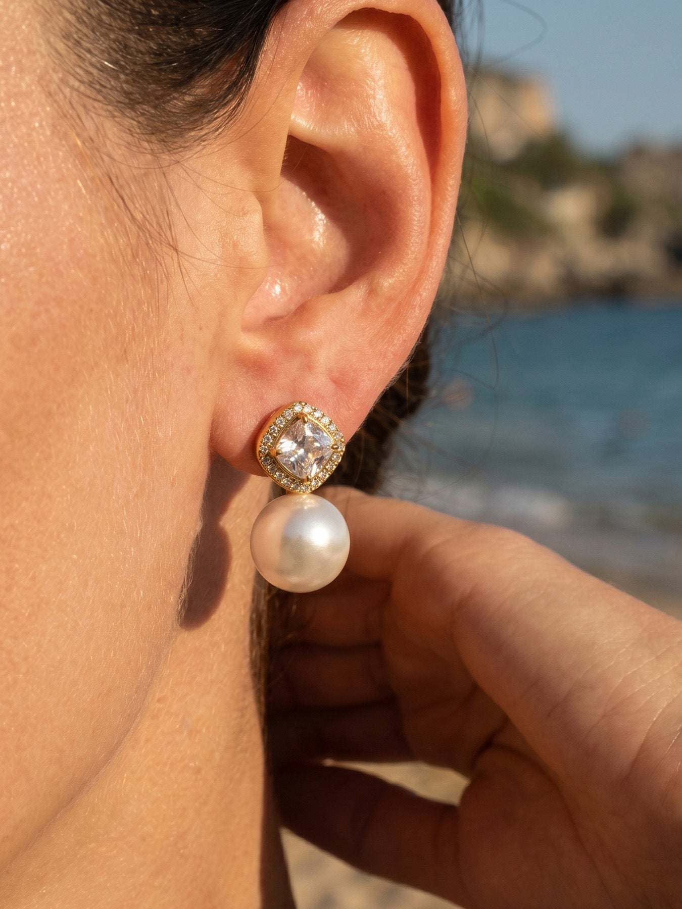 Cushion Frame Pearl Earrings