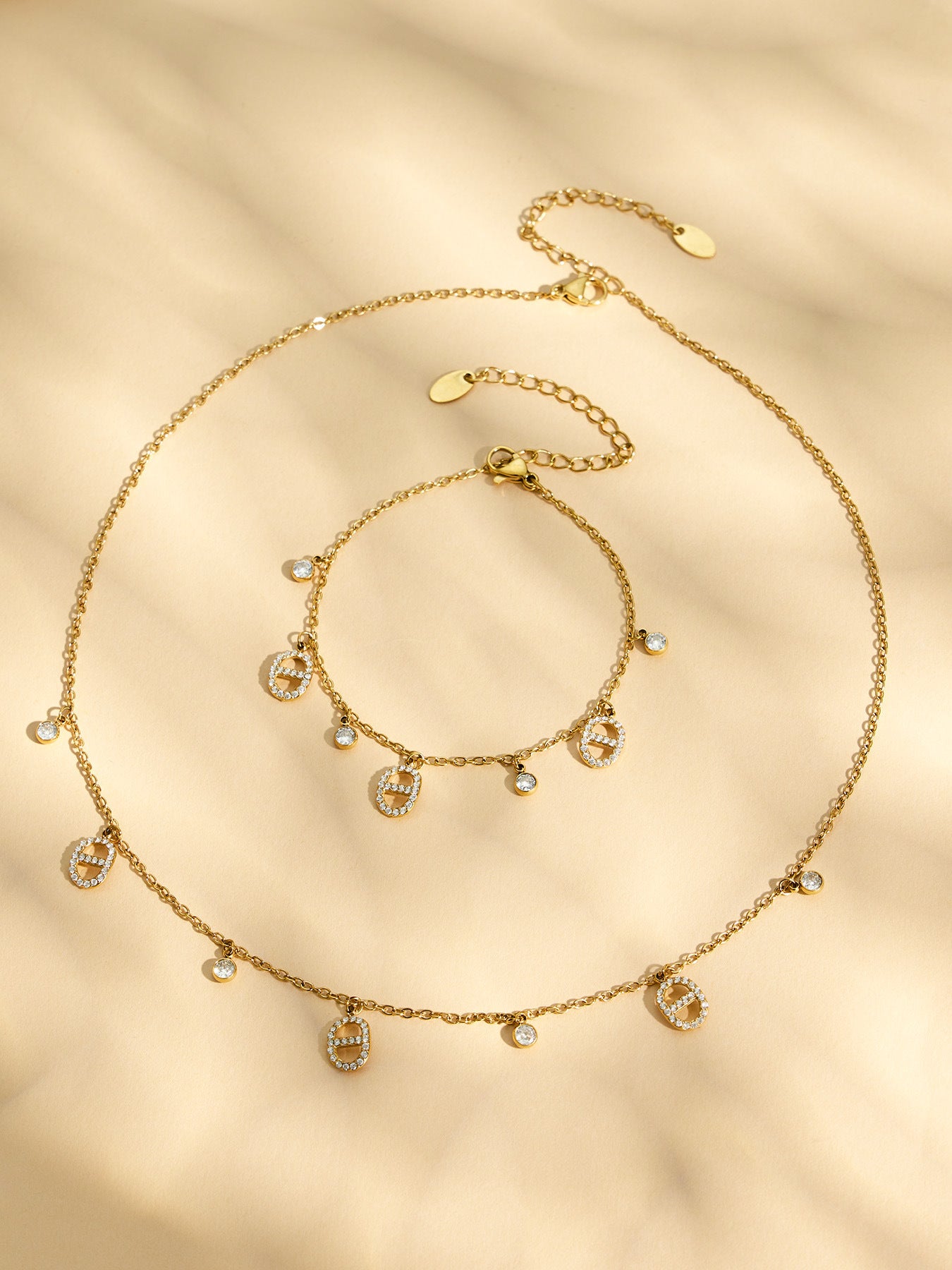 Dainty Oval Necklace