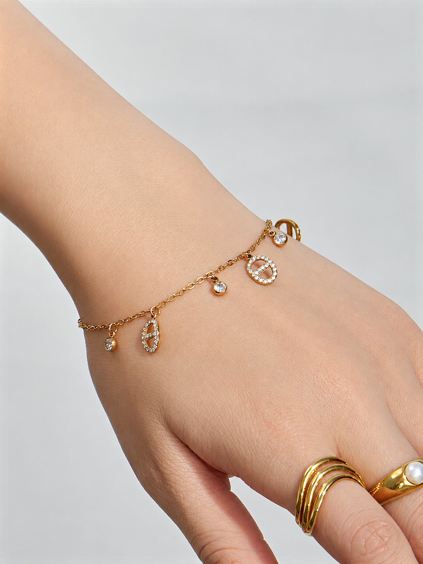 Dainty Oval Necklace